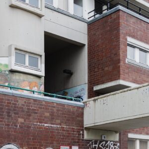 203. Building with Bridge