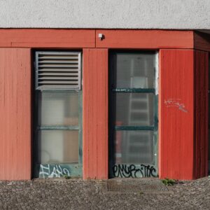 006. Vibrant <br>Facade