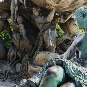 184. Busy Historic Fountain