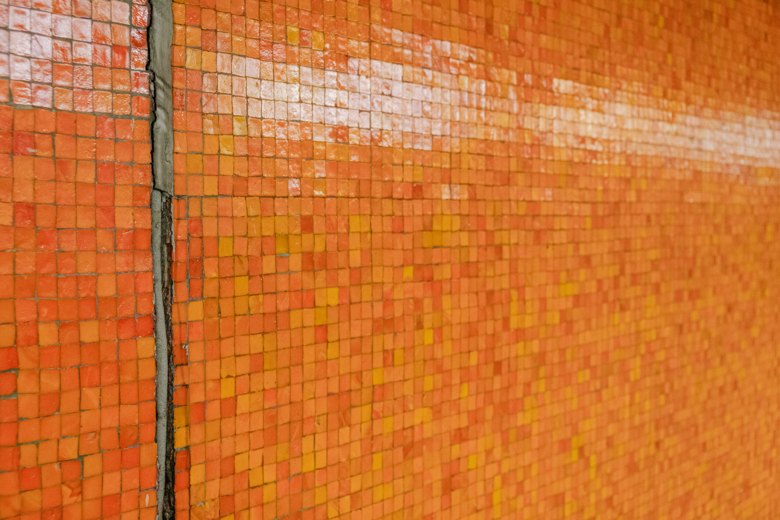 439. Mosaic Subway Walls