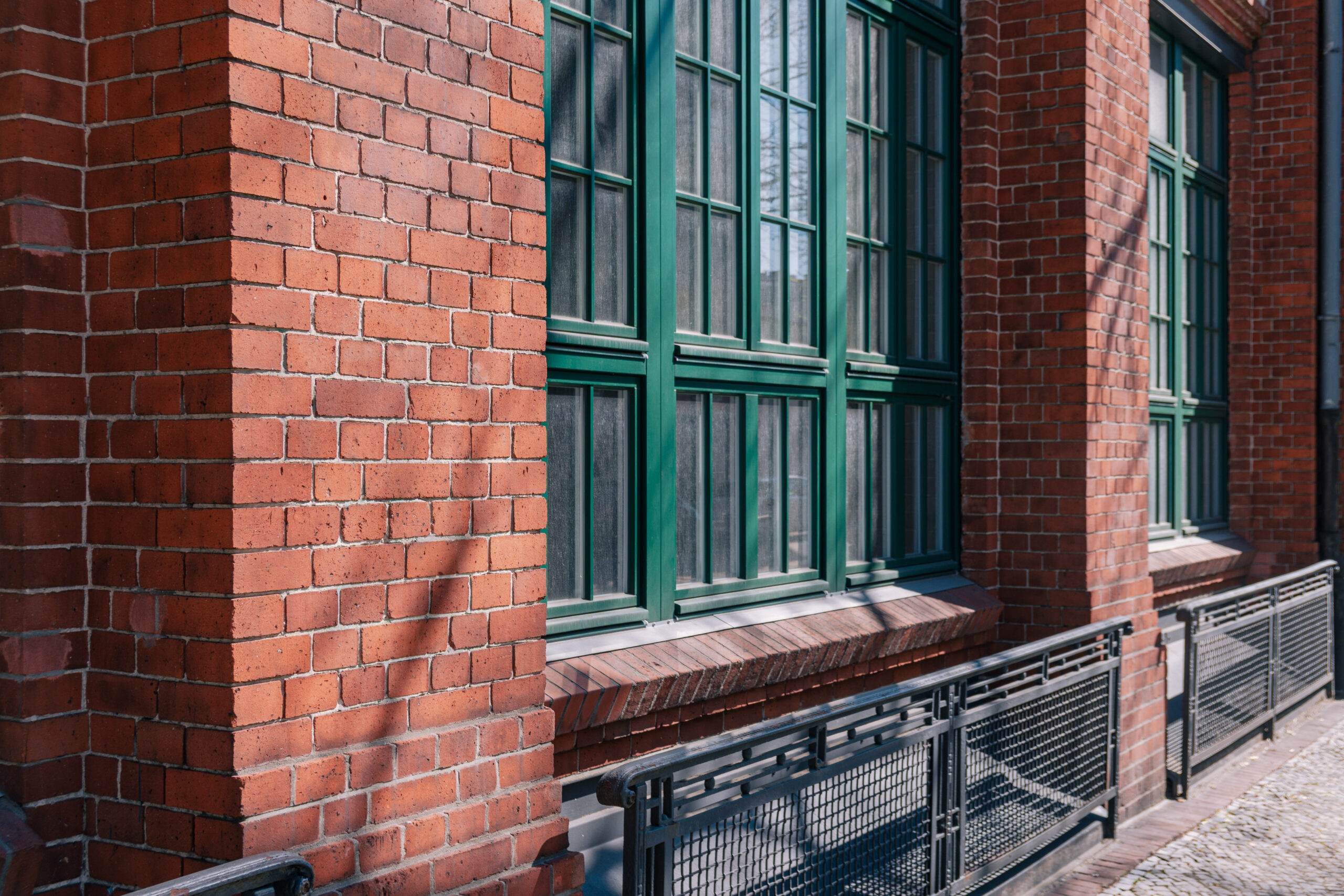 443. Red Green Facade