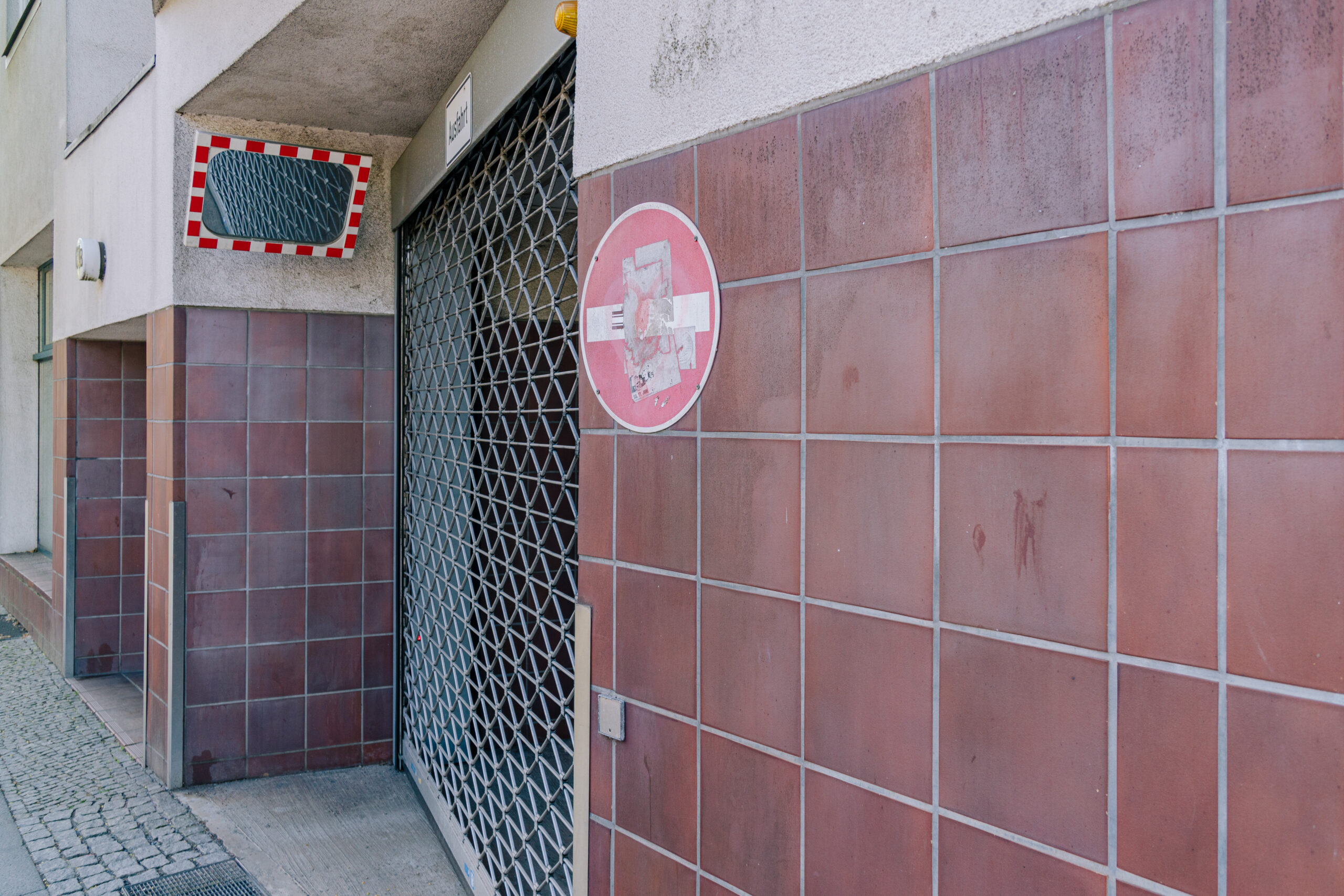 411. Urban Gated Passage